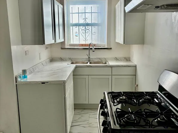 6900 S Jeffery Blvd #G, Chicago, IL 60649