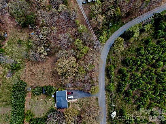 3rd image of 3053 11th Avenue Dr NE