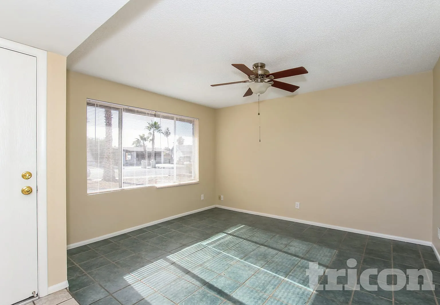 5526 W Angela Drive Glendale AZ — Photo 2