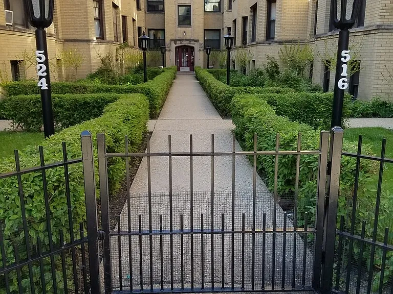 522 W Diversey Pkwy #3S — Photo 7