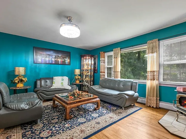 95 Hillside Ave — Photo 3