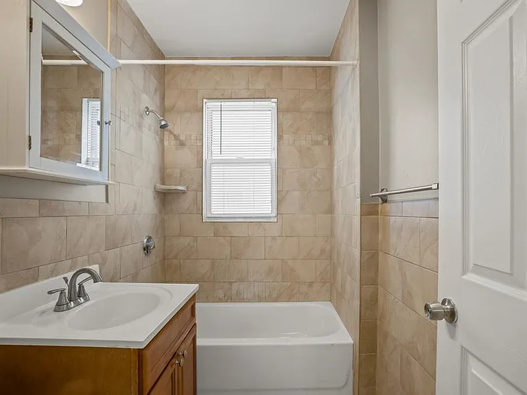 20 Sudan St #3 — Photo 16