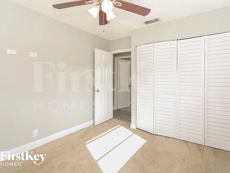 327 Azalea St — Photo 11