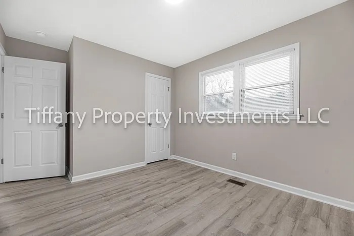 2331 Woodleaf Dr — Photo 9