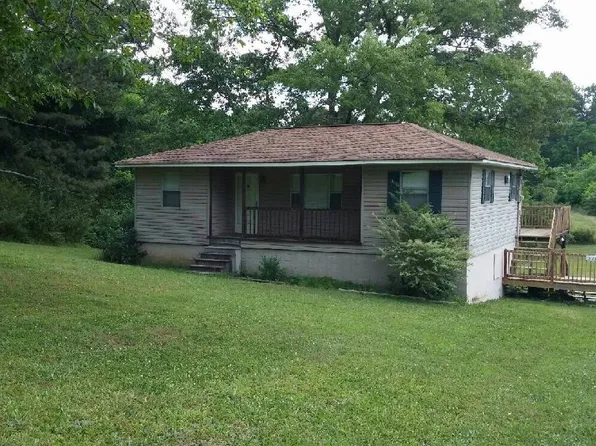 570 E Garden Farm Rd, Rossville, GA 30741