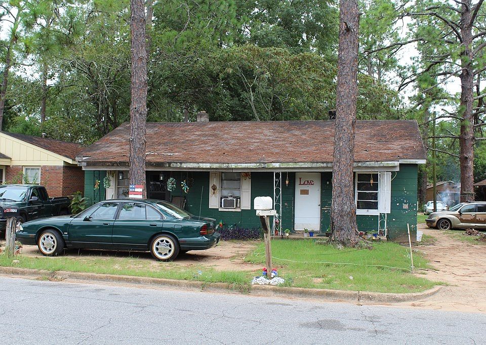 2nd image of 926 Holloway Ave