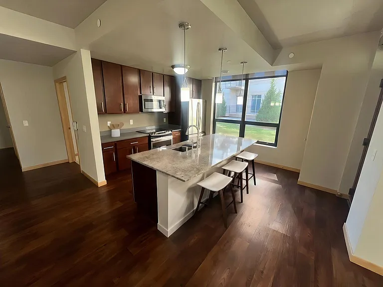 Venture Luxury High Rise — Photo 232
