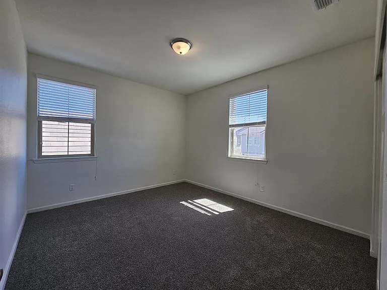 8013 Avanti Dr — Photo 31