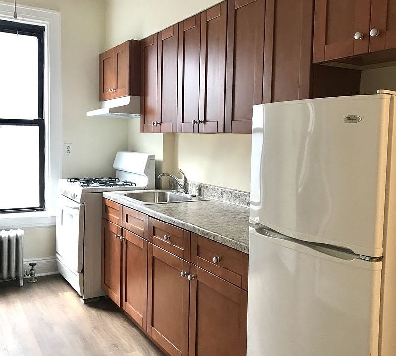 1st image of 2366 35th St #2