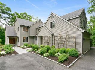 261 Whites Hill Ln, Fairfield, CT 06824