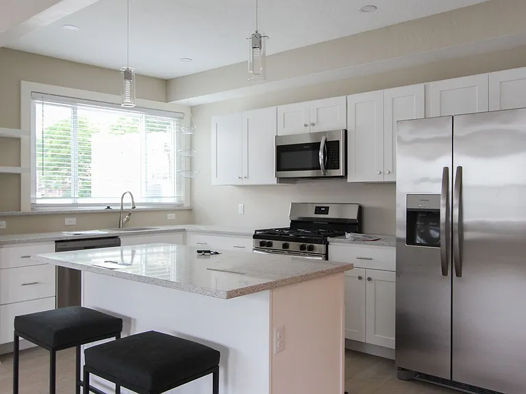 1119 S Braddock Ave — Photo 2