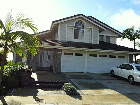 Modern Features & Style