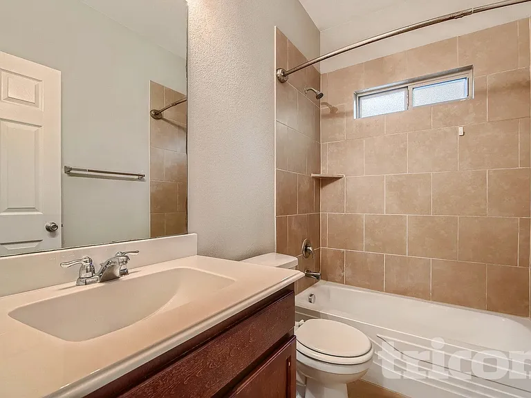 1820 Abby Creek Dr — Photo 11