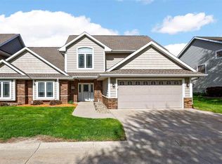 105 Wild Rose Ln, Solon, IA 52333