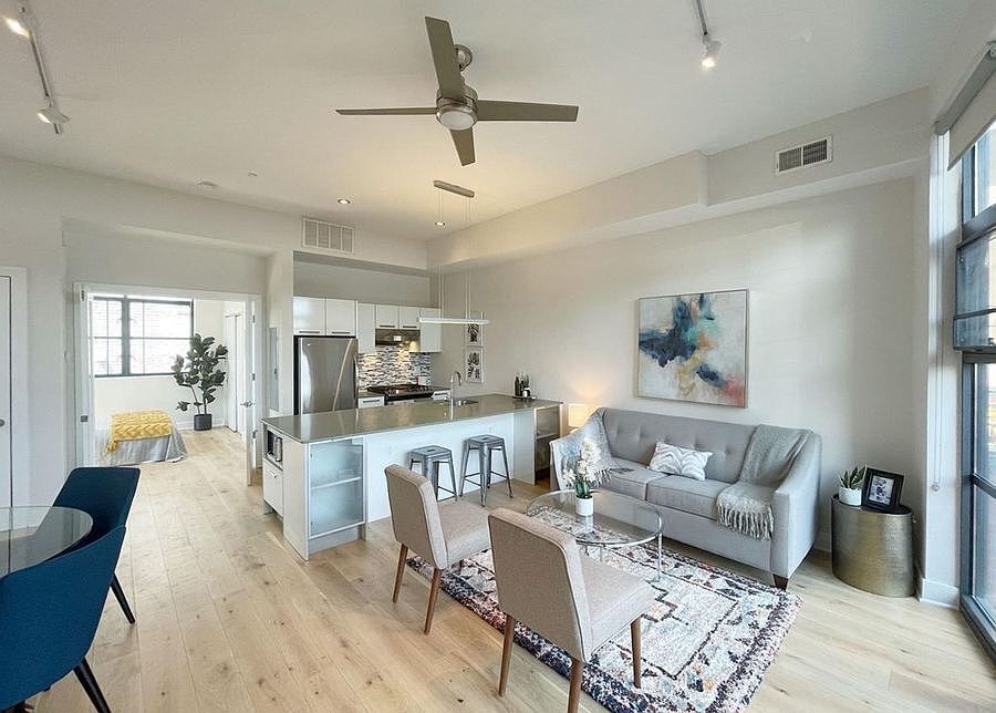 1st image of 2426 Ontario Rd #305