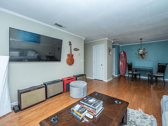 4th image of 21 Rivers Point Row APT 4E