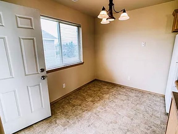 3rd image of 809 E Riggs St #4