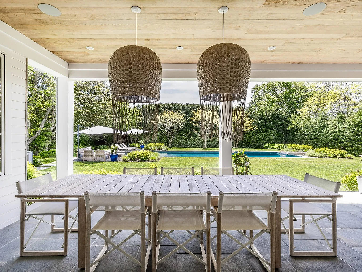 Between the Ocean and Amagansett Village — Photo 2