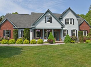 198 Finch Ln, North Kingstown, RI 02852