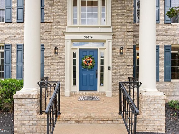 3rd image of 39716 Golden Springs Ct