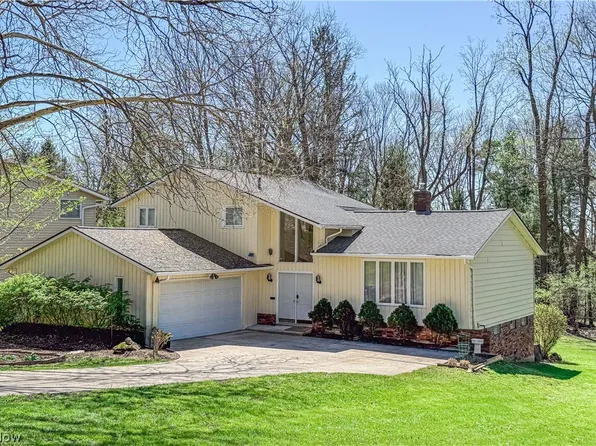 33170 Ledge Hill Dr, Solon, OH 44139