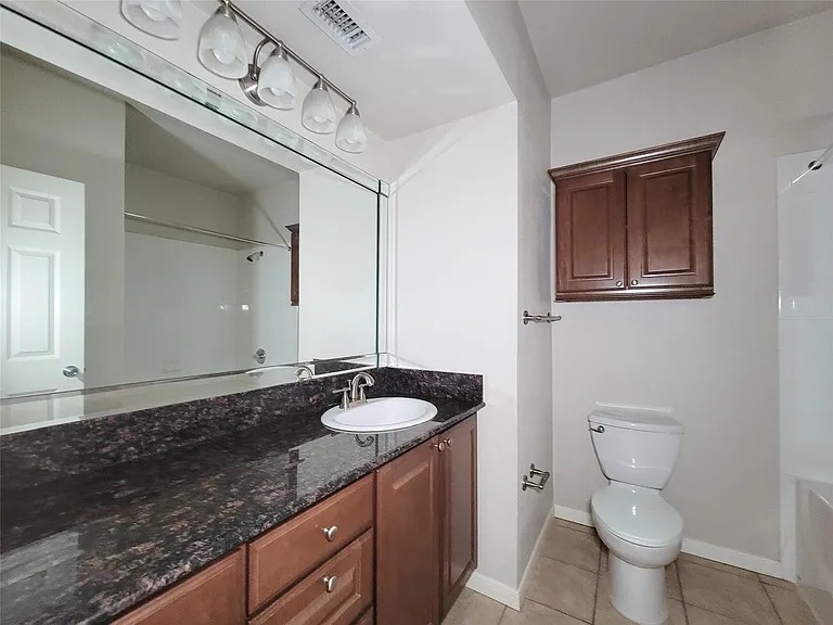 2255 Braeswood Park Dr #259 — Photo 31