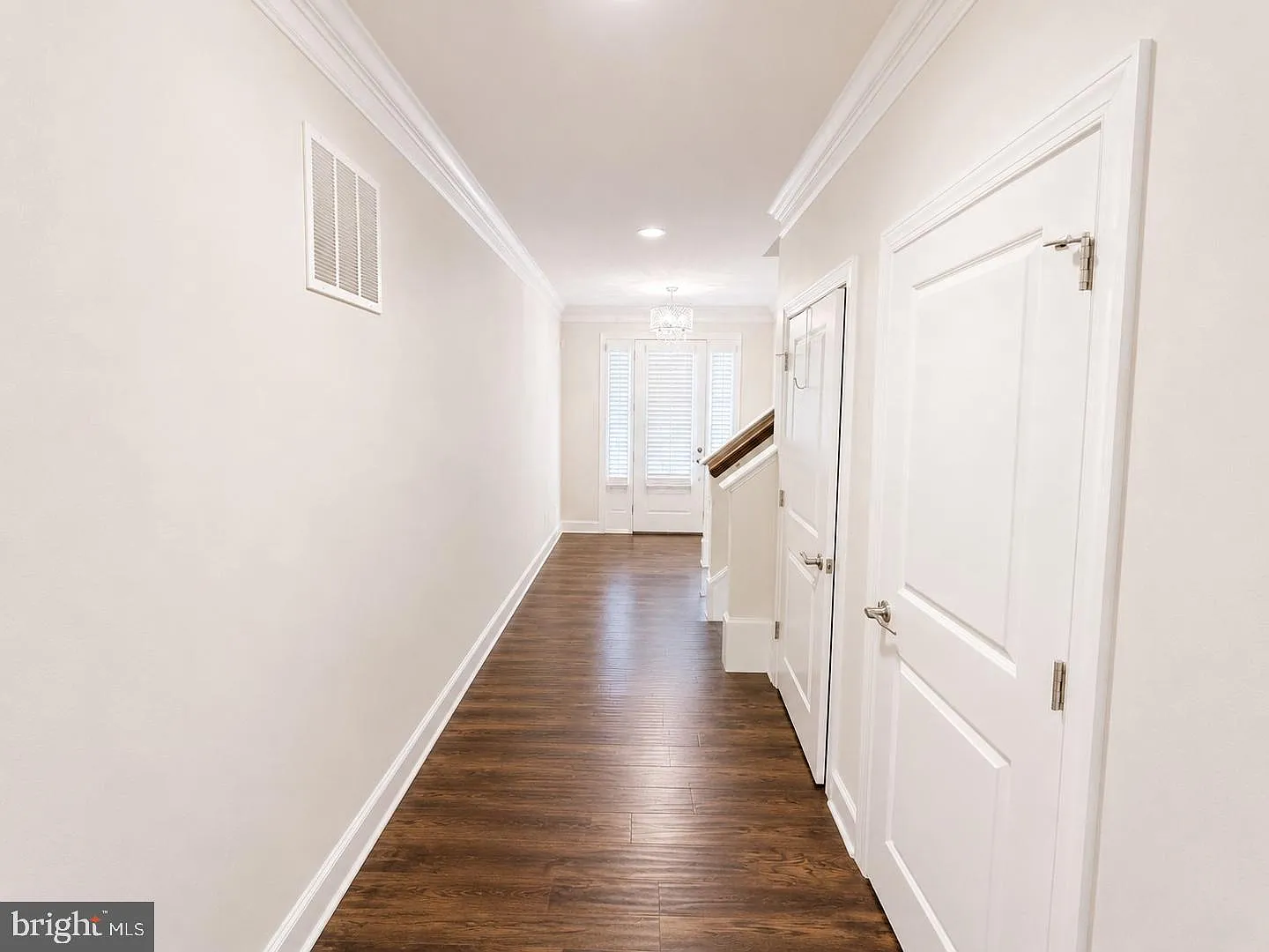 5 bed, 4.5 bath, 4329 sqft, $3,900 — Photo 4
