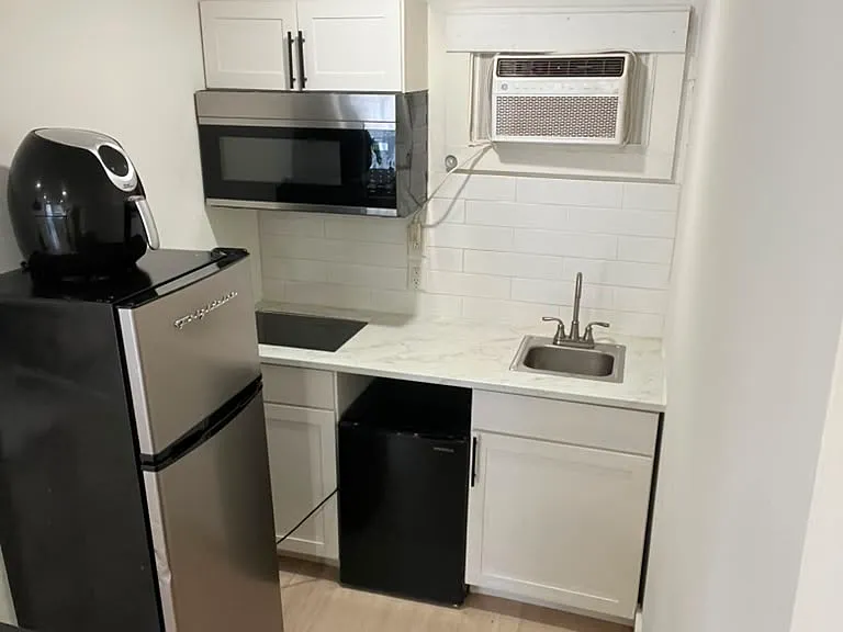 407 71st Ave N #7 — Photo 9