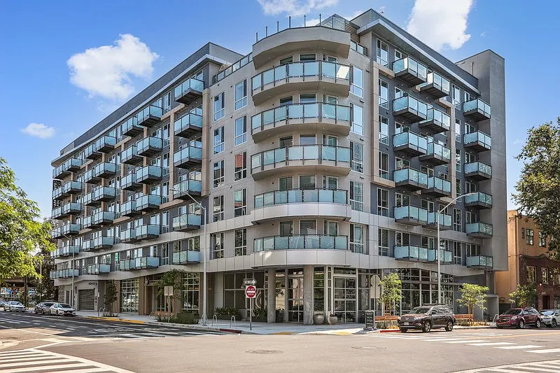 Link Apartments Four12