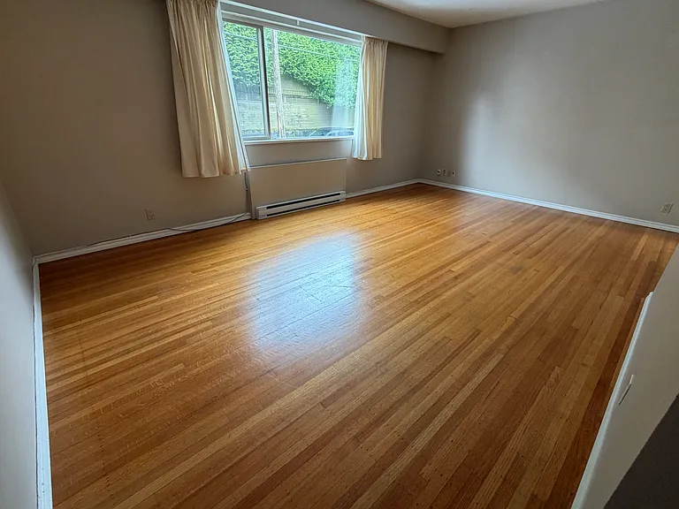 1330 W 14th Ave #7 — Photo 7