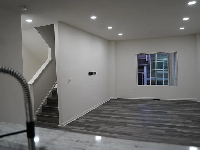 1423 Manning Ave — Photo 9