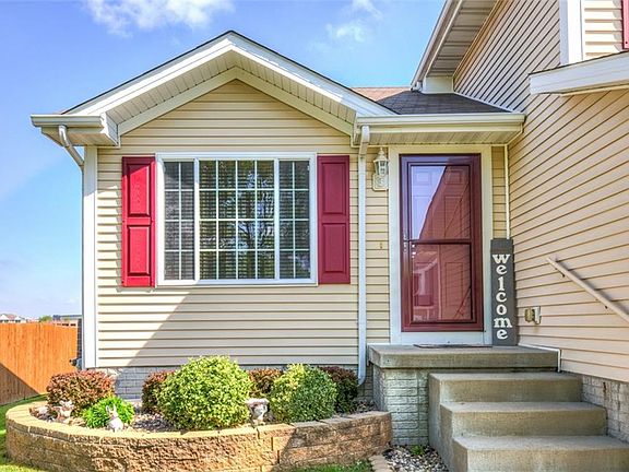 3rd image of 685 SE Prairie Park Ln