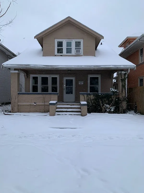 4 bed, 1.5 bath, 1560 sqft, $1,500 — Photo 2