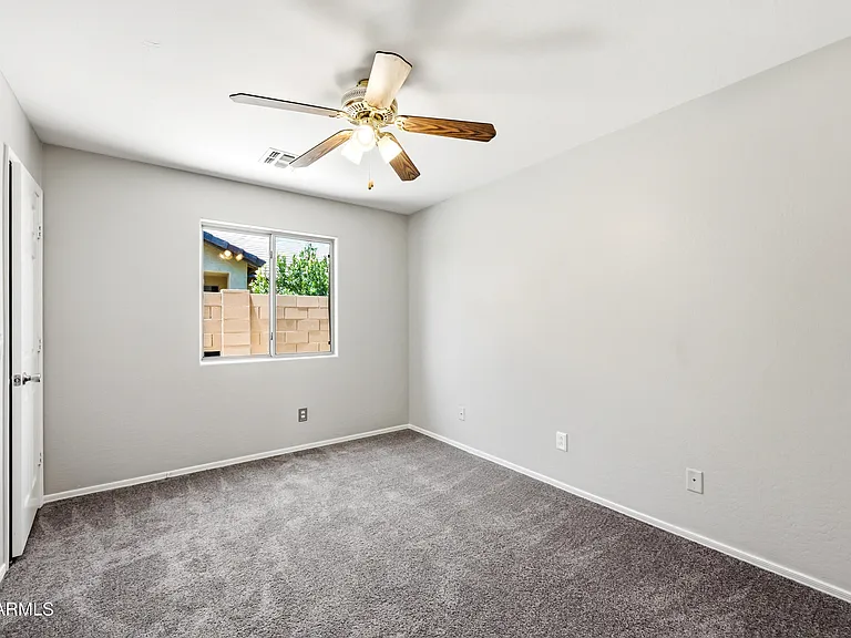 3289 E Waterman St — Photo 15