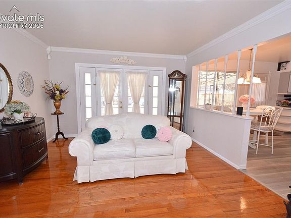 5th image of 232 S Garo Ave