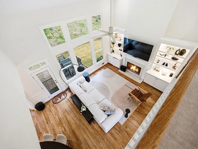 5008 Highland Oaks Ct SE — Photo 3
