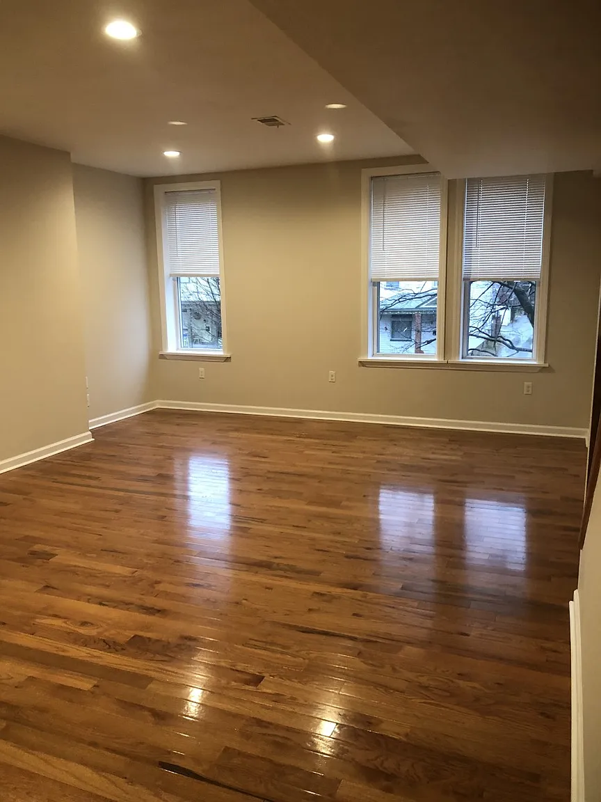 304 S Pacific Ave Floor 2 photo 1