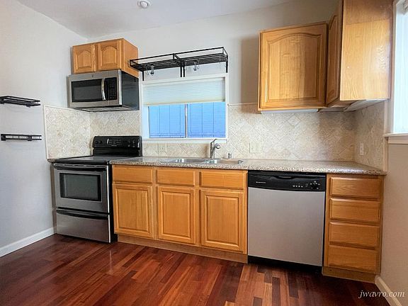 3rd image of 16 Gough St