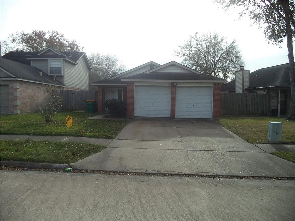 1st image of 3617 Lochmoor Ln