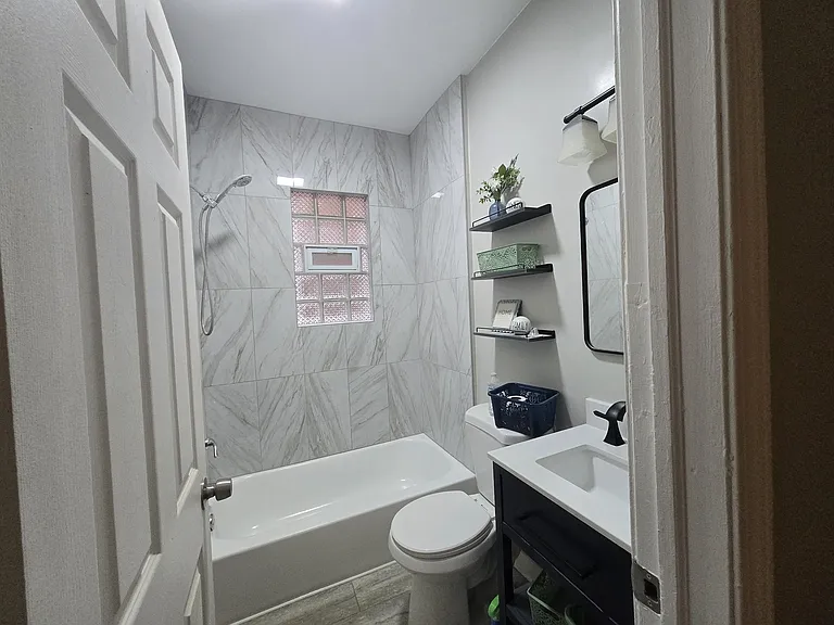 5244 S Ashland Ave #11 — Photo 4