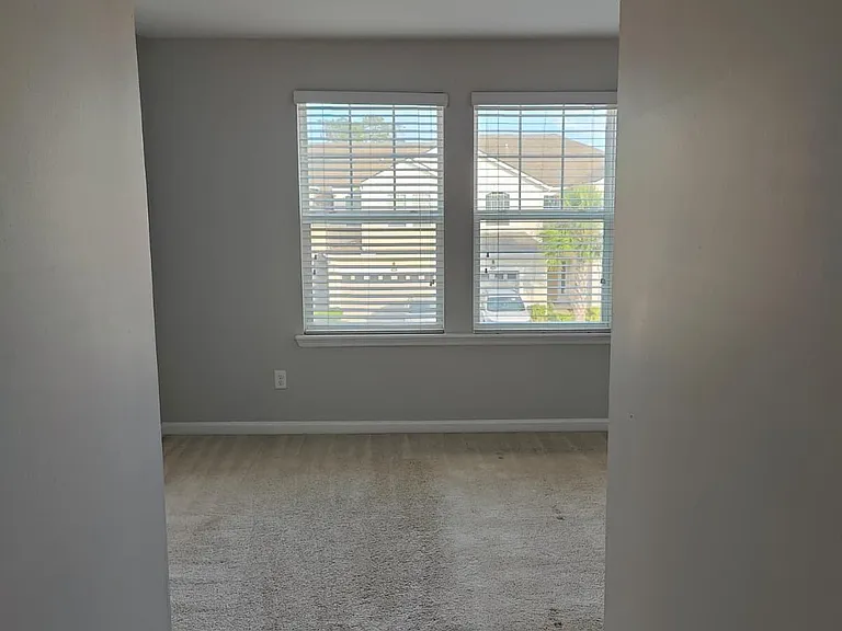 534 Richmond Dr — Photo 13