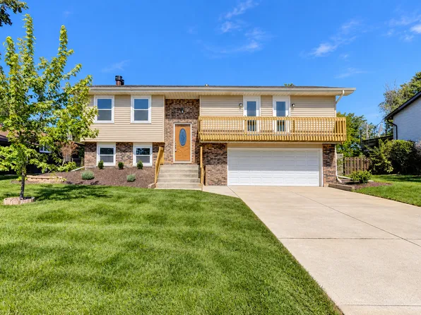 952 Hanover Ln, Dyer, IN 46311
