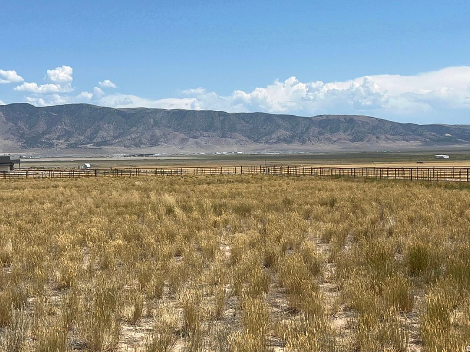 2nd image of 2886 N Cheyenne Rd