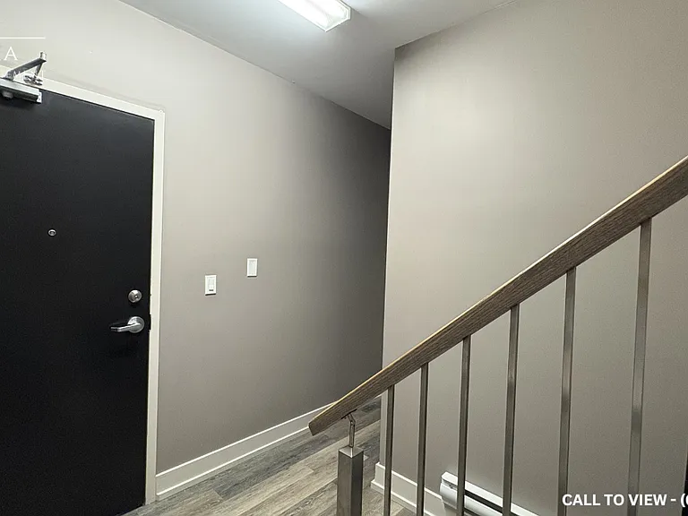 646 Main St E #1 — Photo 9