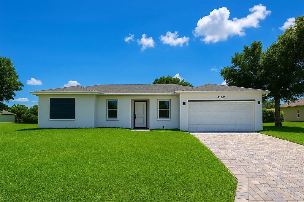 4 bed, 2.0 bath, 1616 sqft, $2,100 — Photo 1