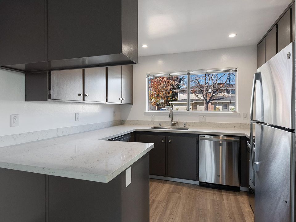1st image of 10352 Greenwood Ct APT 1