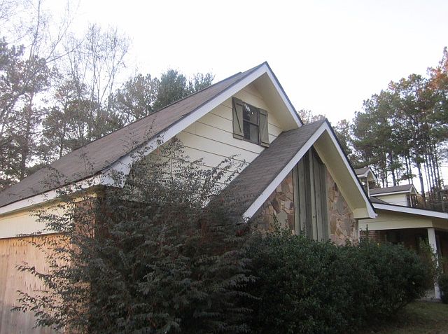 2nd image of 82 Pierce Ln