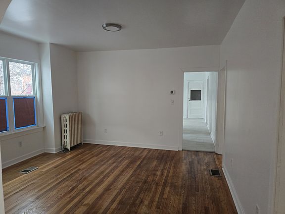 5th image of 3631 Helen St