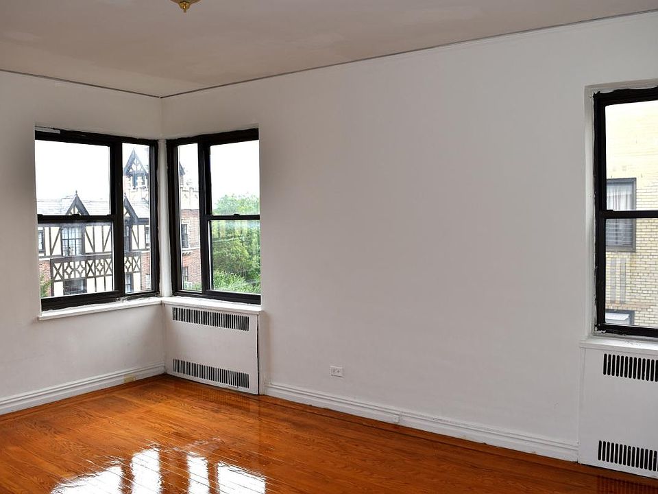 1st image of 2 N Broadway APT 2G