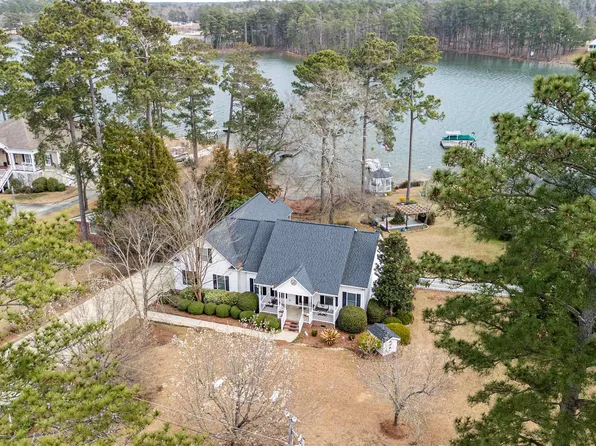 624 E Point Dr, Gilbert, SC 29054